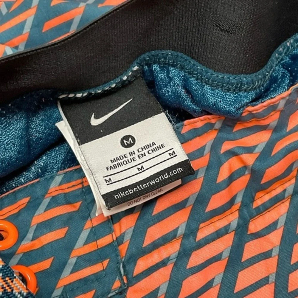Nike Grate E-Board Shorts Size Medium 11” Inseam Salmon/Blue D15‎